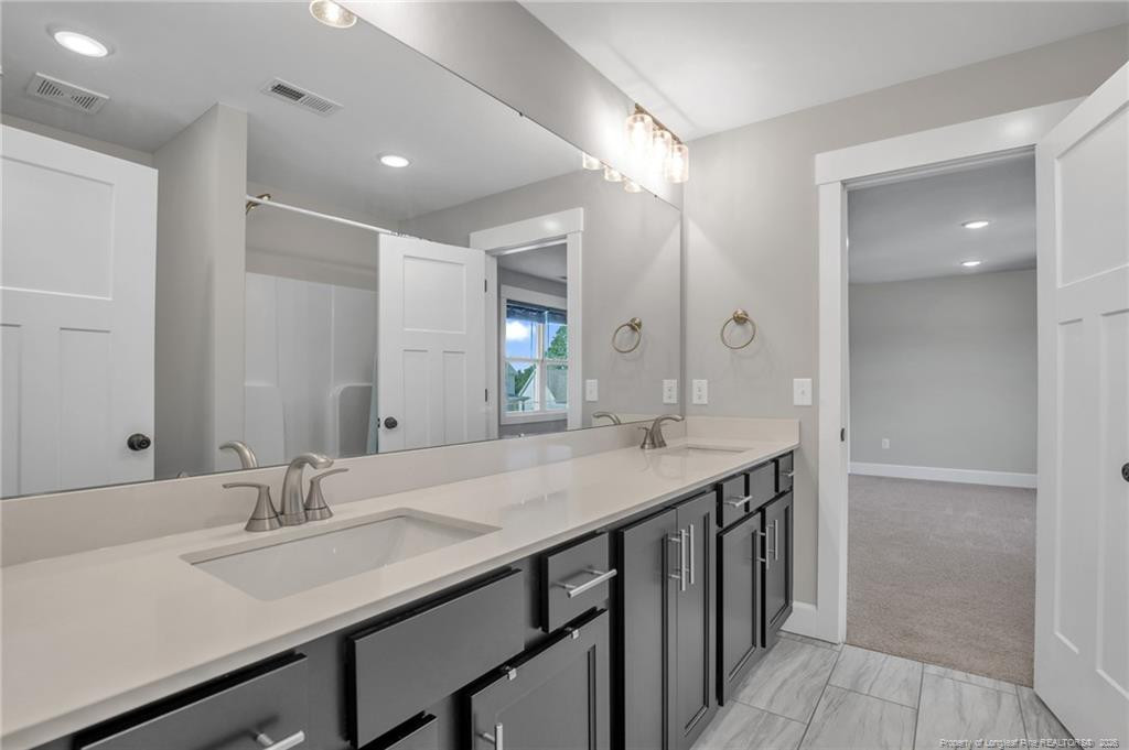 105 Hampshire Courts Property Photo 28