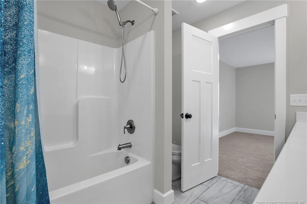 105 Hampshire Courts Property Photo 29