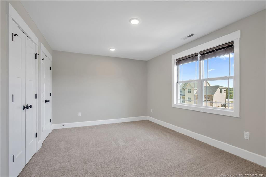 105 Hampshire Courts Property Photo 32