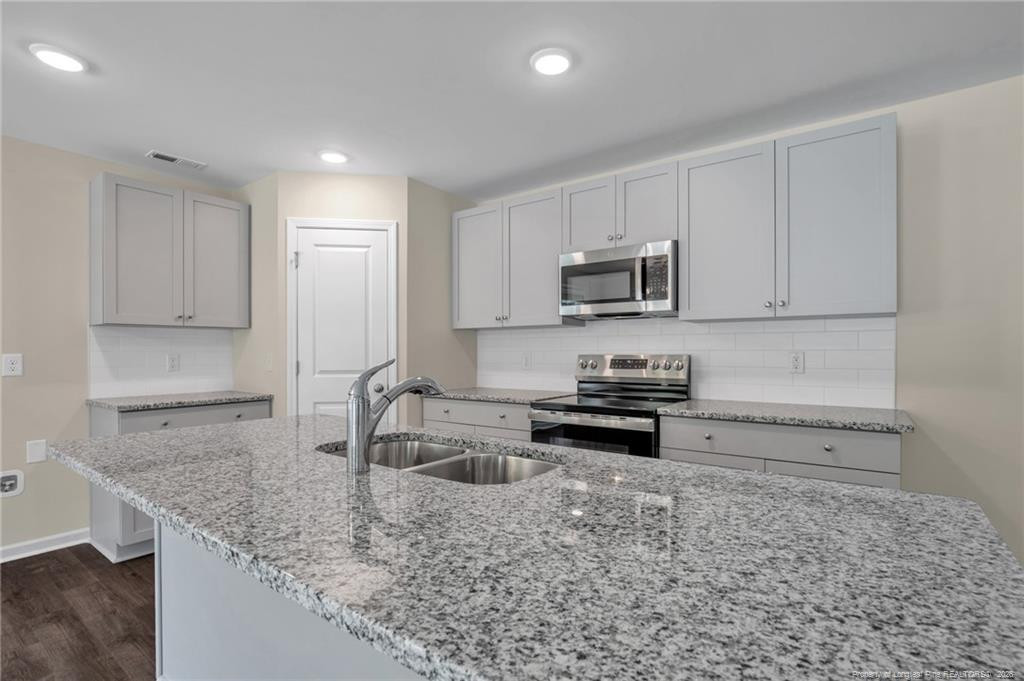 73 W Emily Gardens Drive Property Photo 13
