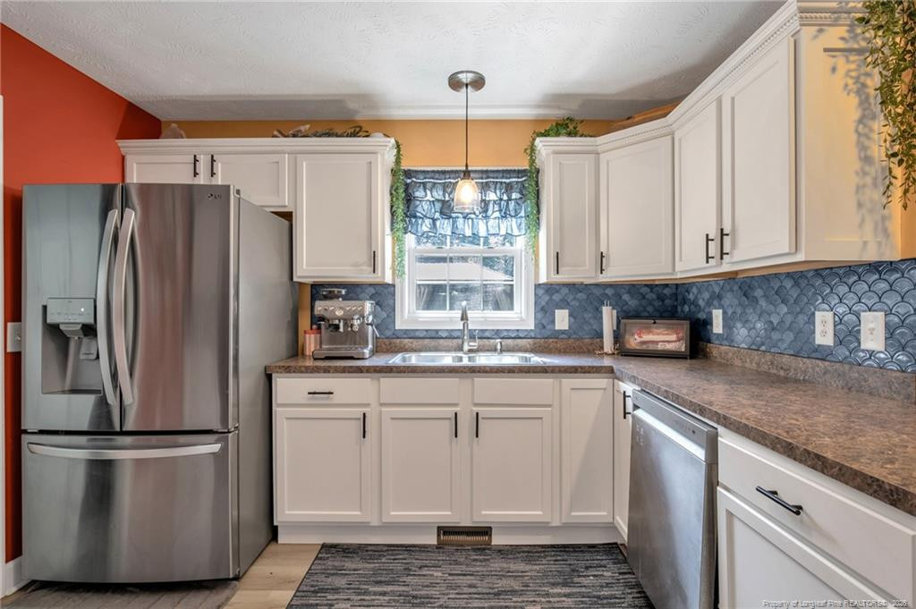 10 Rolling Stone Court Property Photo 11