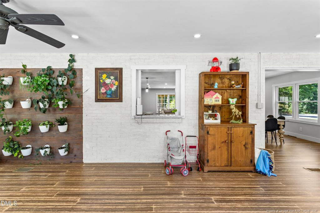 3516 Wicker Street Property Photo 9