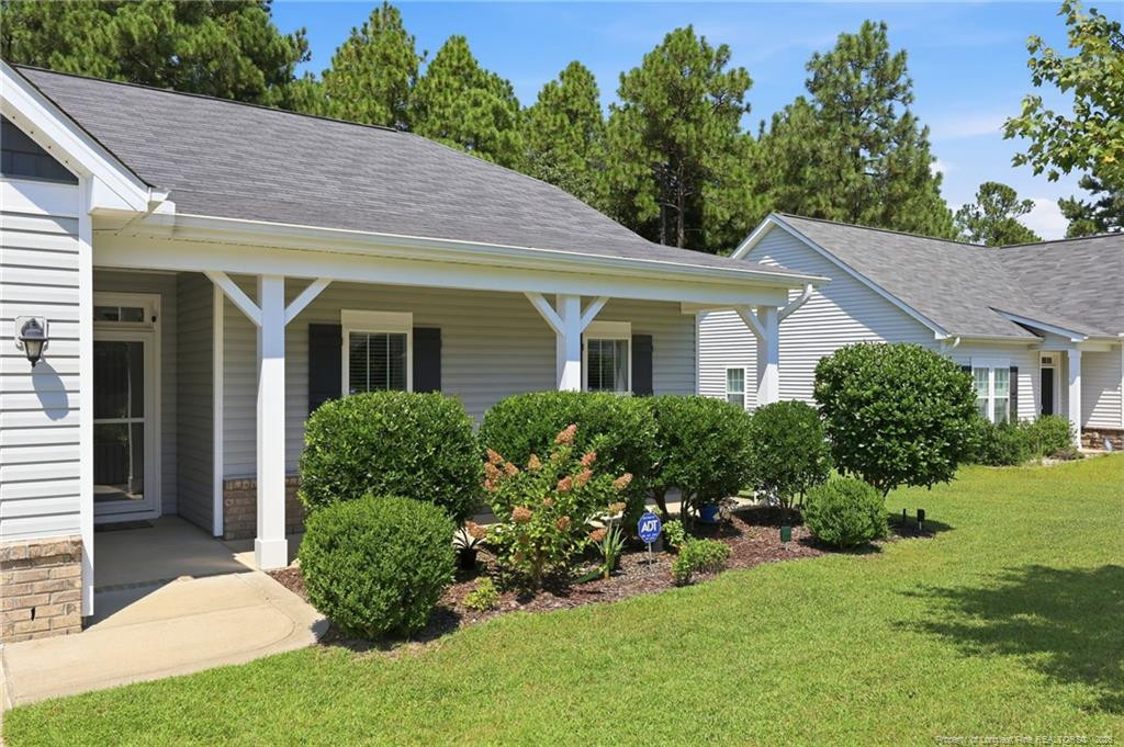 233 English Oak Drive Property Photo 4