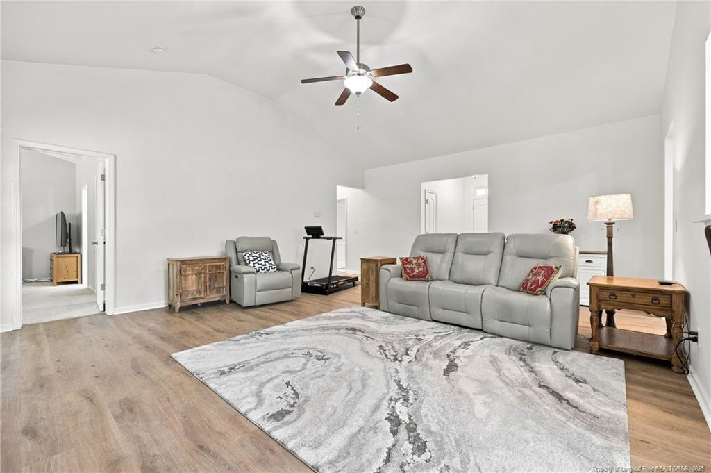 233 English Oak Drive Property Photo 8