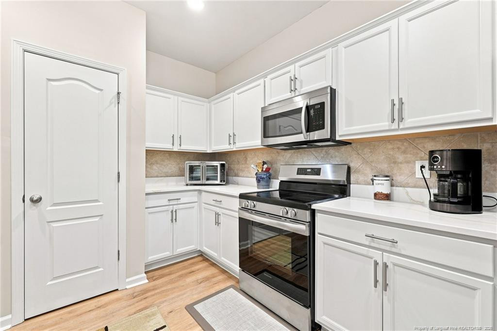 233 English Oak Drive Property Photo 15