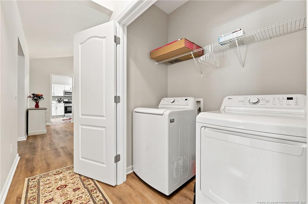 233 English Oak Drive Property Photo 17