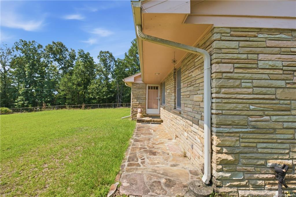 8220 Nc 210 S Property Photo 3