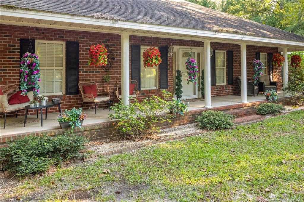 295 Sprunt Drive Property Photo 3