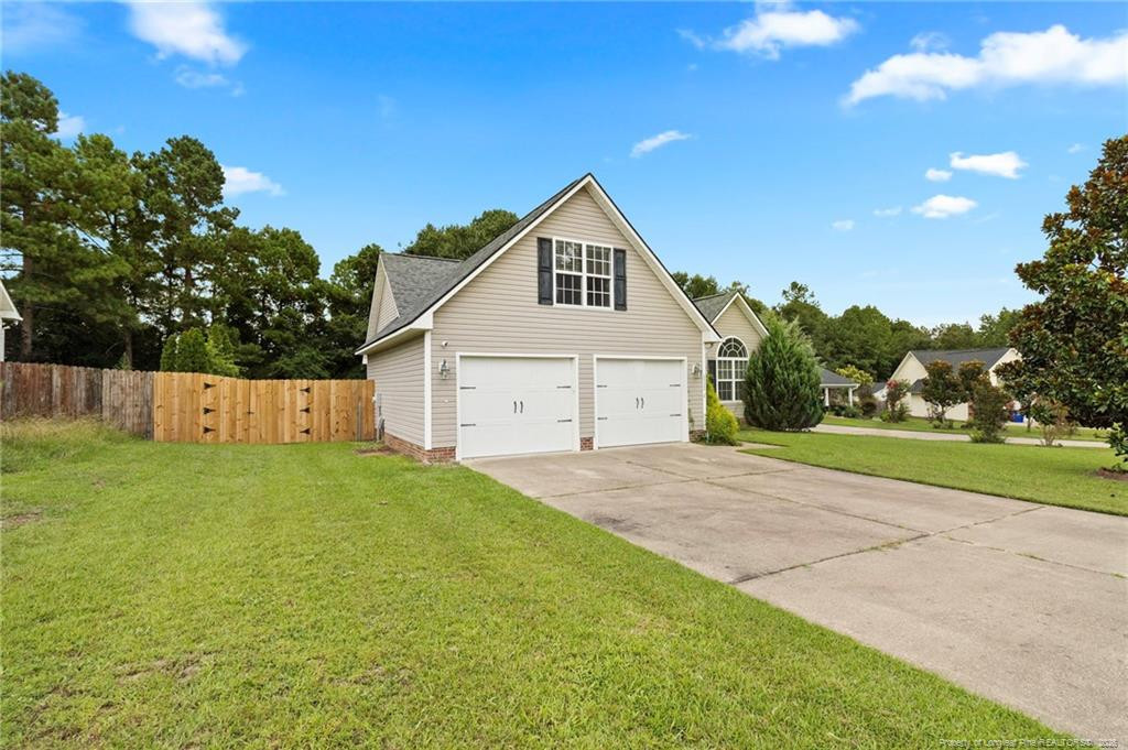 111 Silverberry Court Property Photo 2