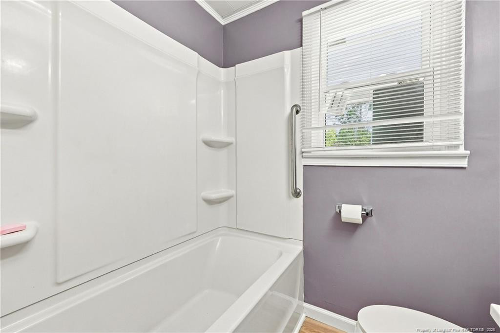 506 Stetson Street Property Photo 9