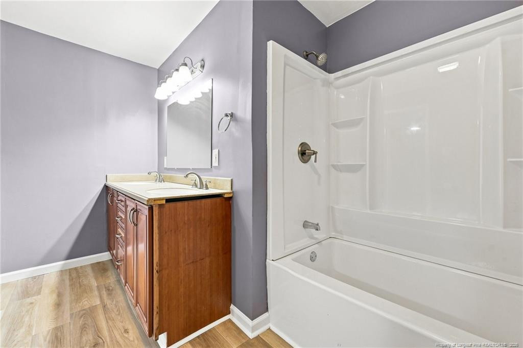 506 Stetson Street Property Photo 12