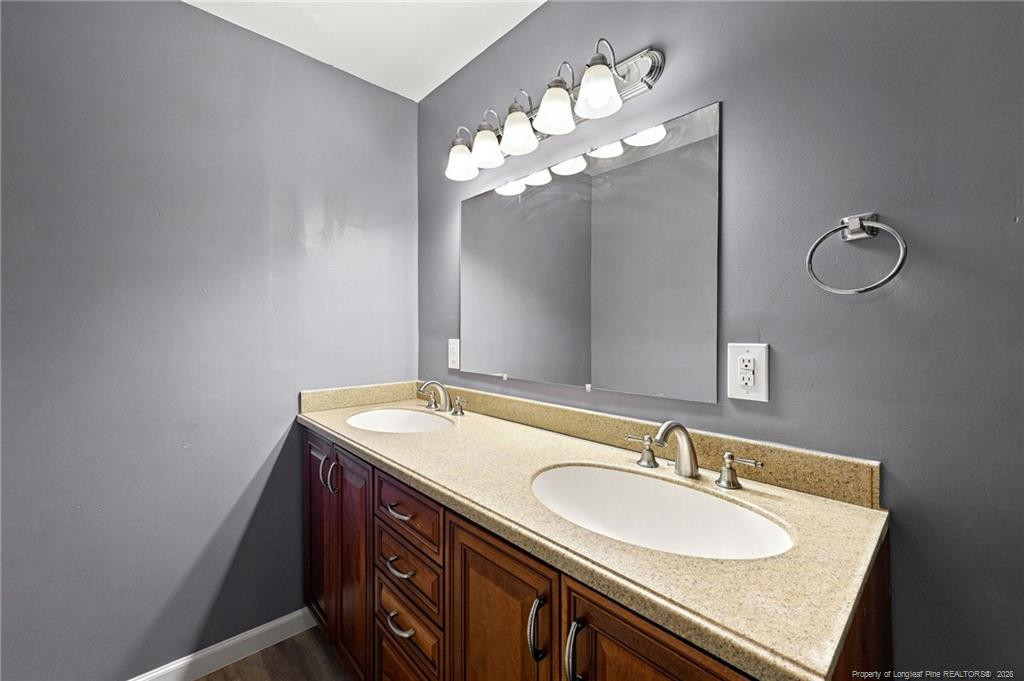 506 Stetson Street Property Photo 13