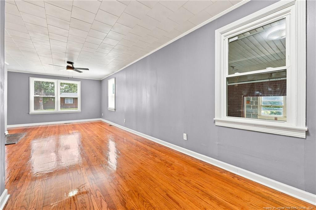 506 Stetson Street Property Photo 29