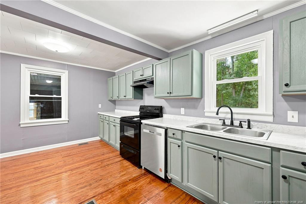 506 Stetson Street Property Photo 31