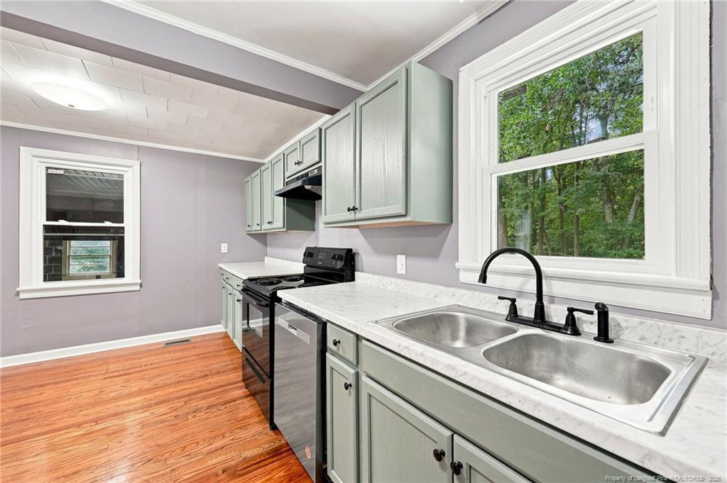 506 Stetson Street Property Photo 33