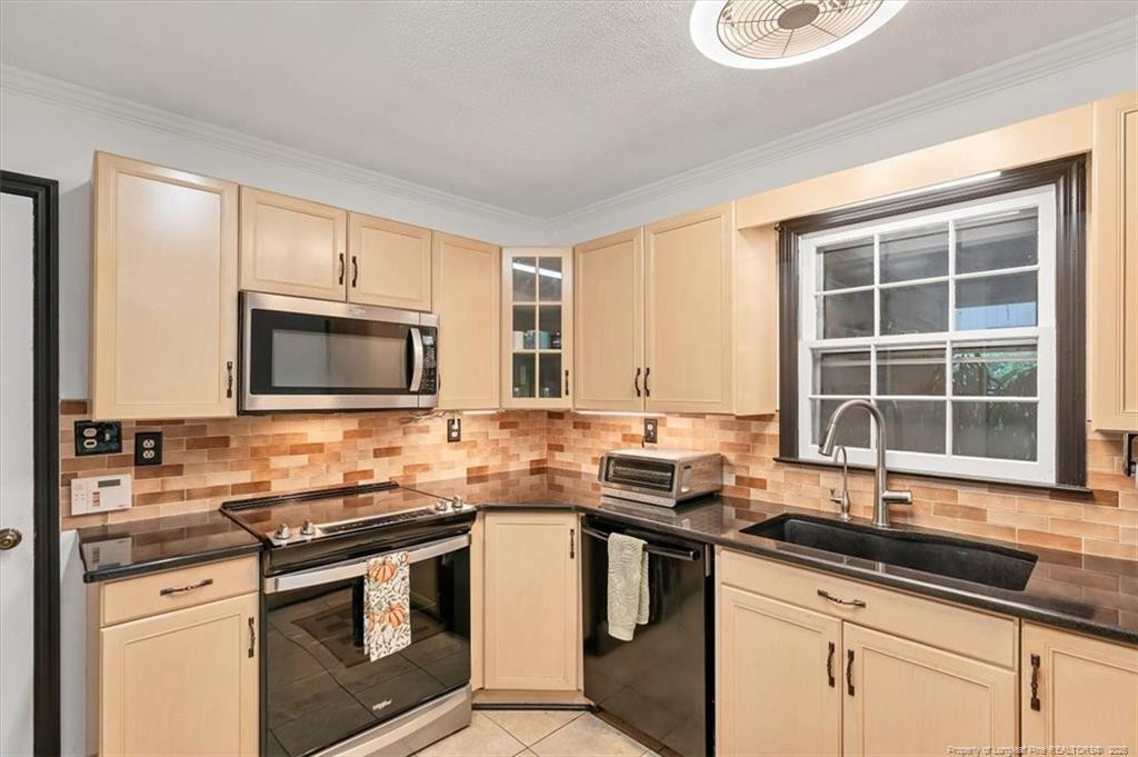 1933 Merrimac Drive Property Photo 16