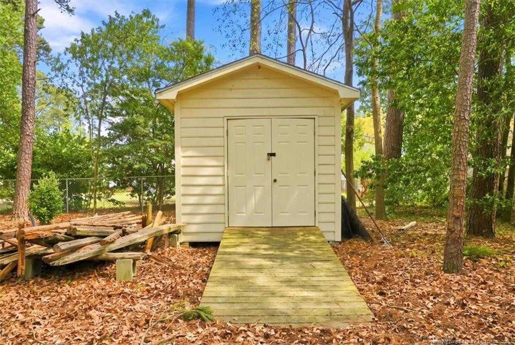 1933 Merrimac Drive Property Photo 46