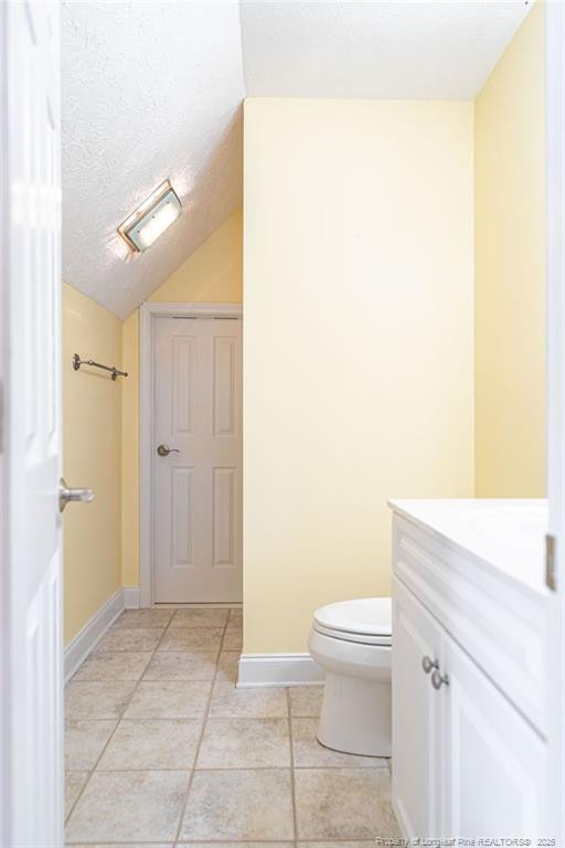 725 Lake Forest Drive E Property Photo 32