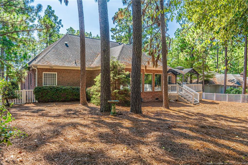 725 Lake Forest Drive E Property Photo 39