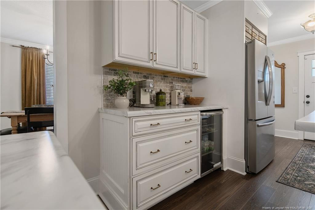 220 E David Parnell Street Property Photo 12