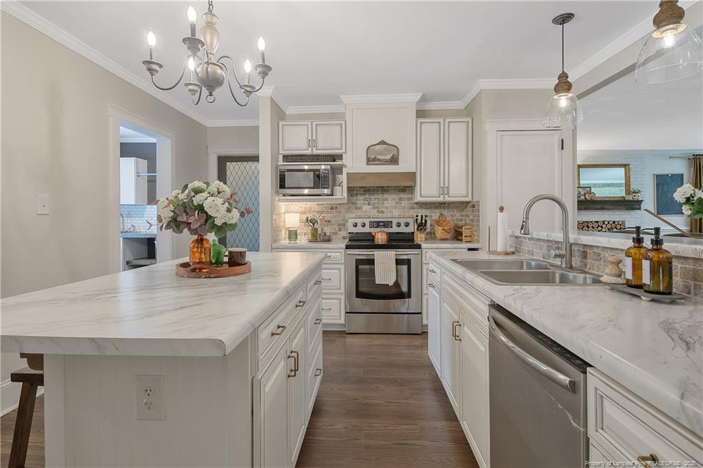 220 E David Parnell Street Property Photo 14