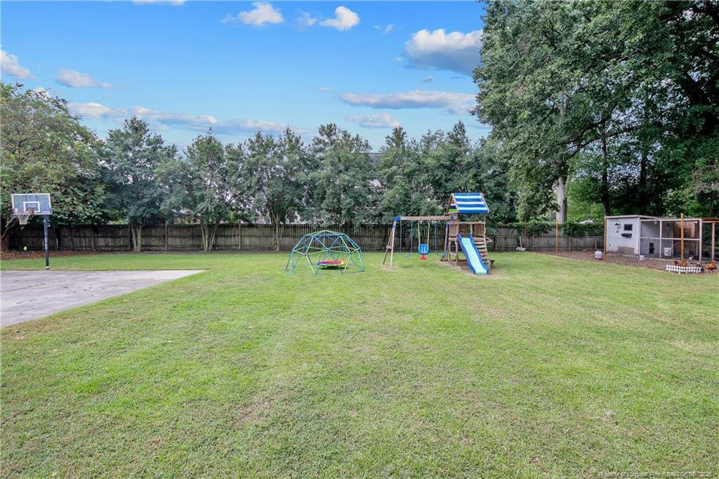220 E David Parnell Street Property Photo 45
