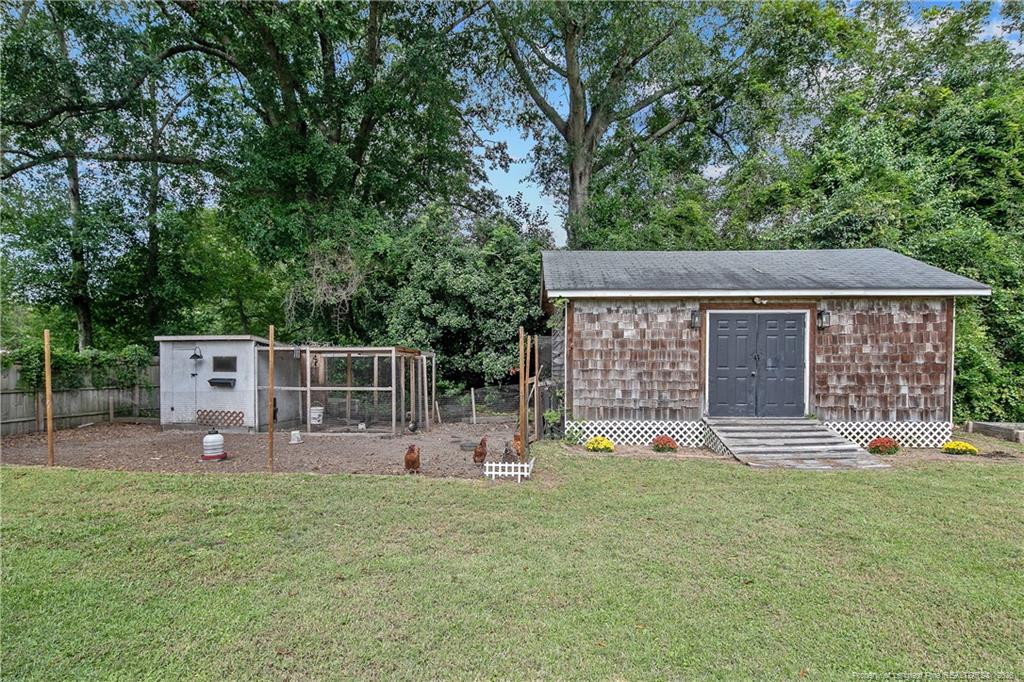 220 E David Parnell Street Property Photo 46
