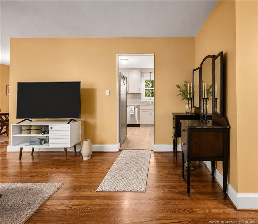 4332 Lakeside Drive Property Photo 3