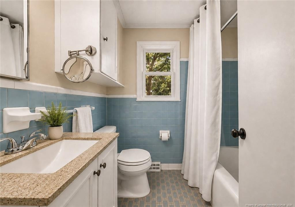 4332 Lakeside Drive Property Photo 9