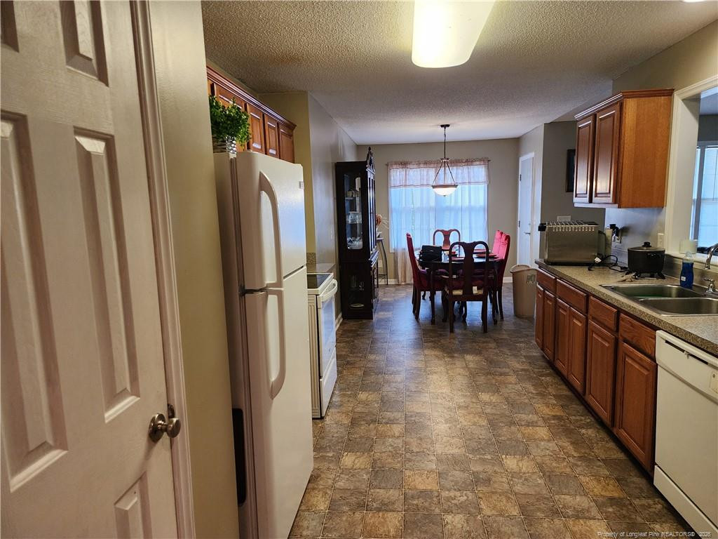 141 Fox Run Property Photo 7