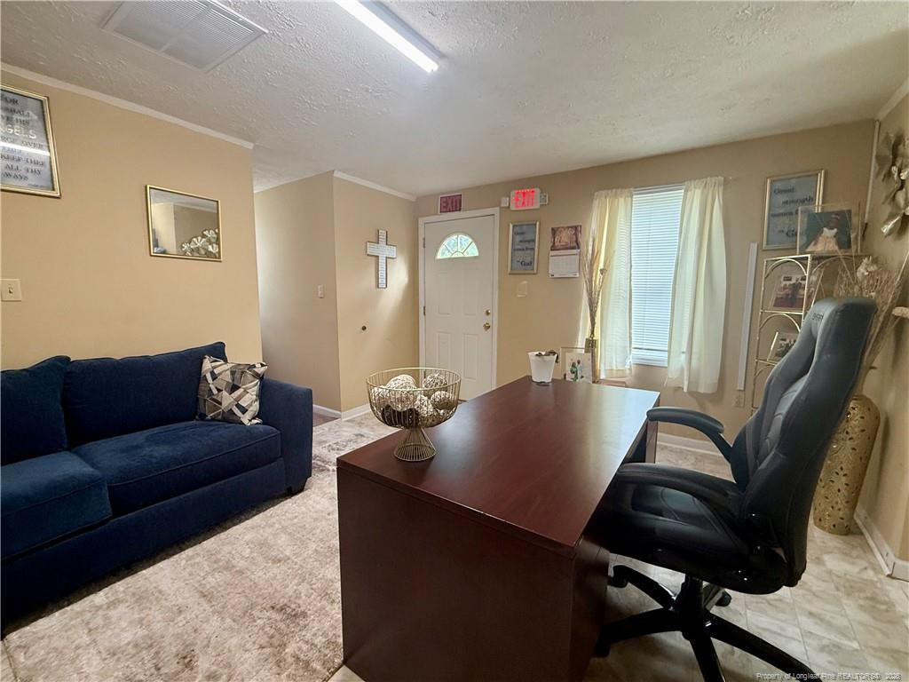 949 Country Club Drive Property Photo 2