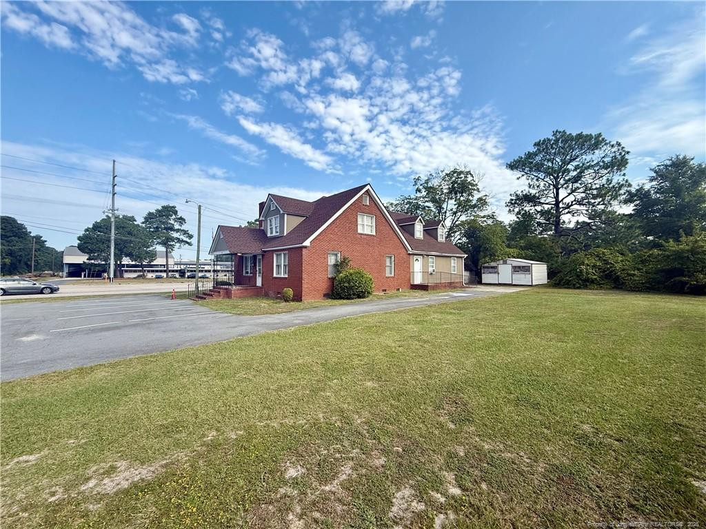 949 Country Club Drive Property Photo 12