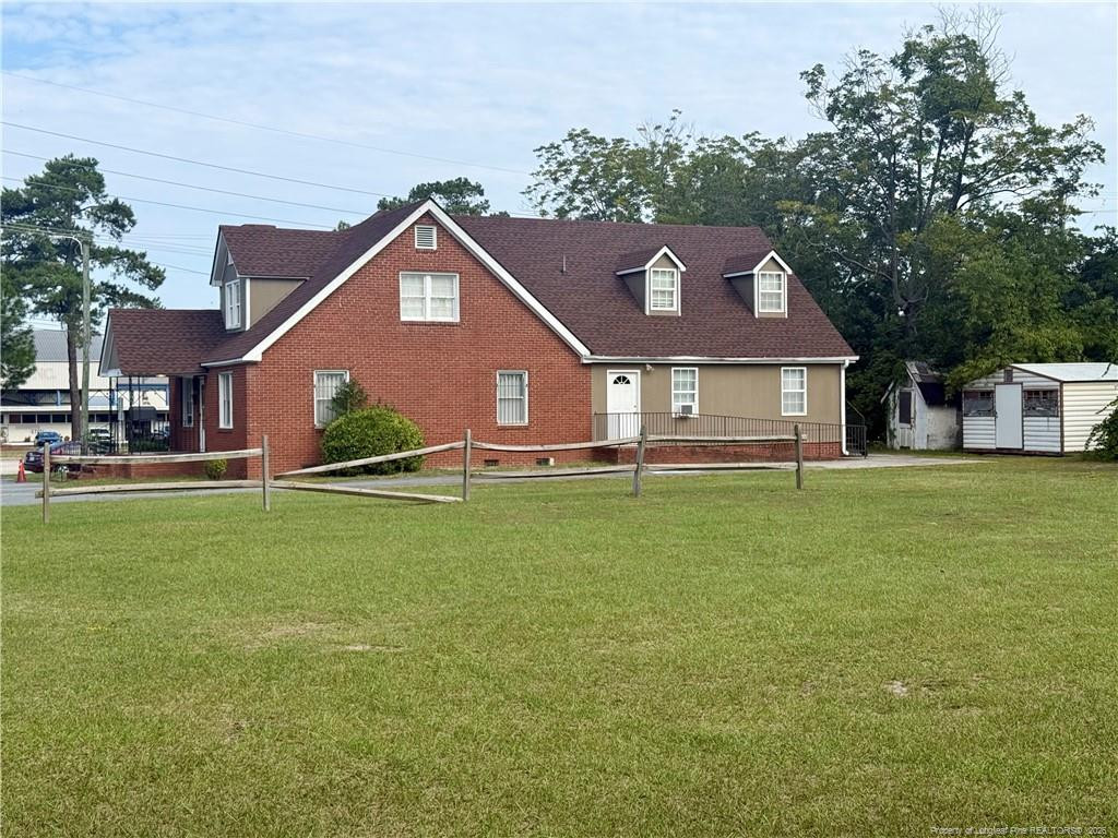 949 Country Club Drive Property Photo 14