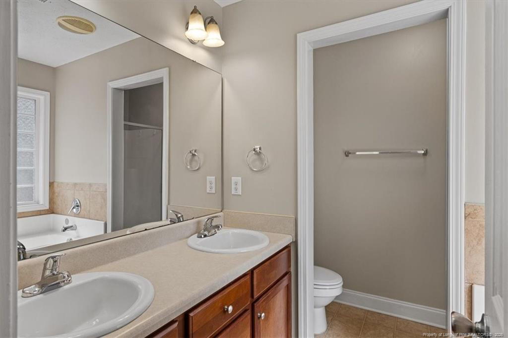 467 Hunters Creek Drive Property Photo 14