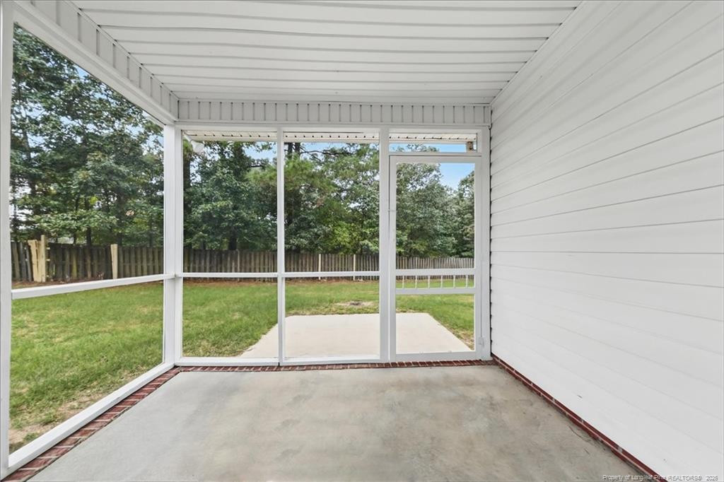 123 Usher Court Property Photo 14