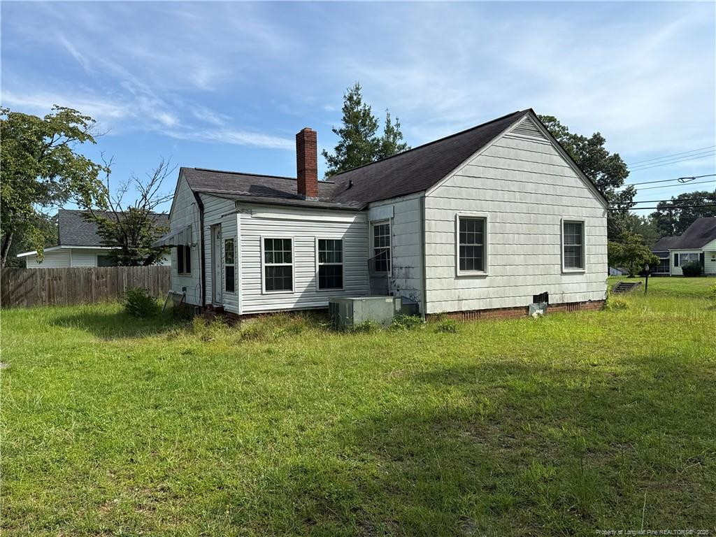 702 S Main Street Property Photo 1