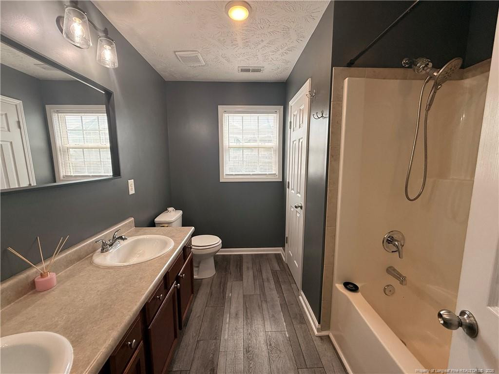 4949 Yorkchester Drive Property Photo 7