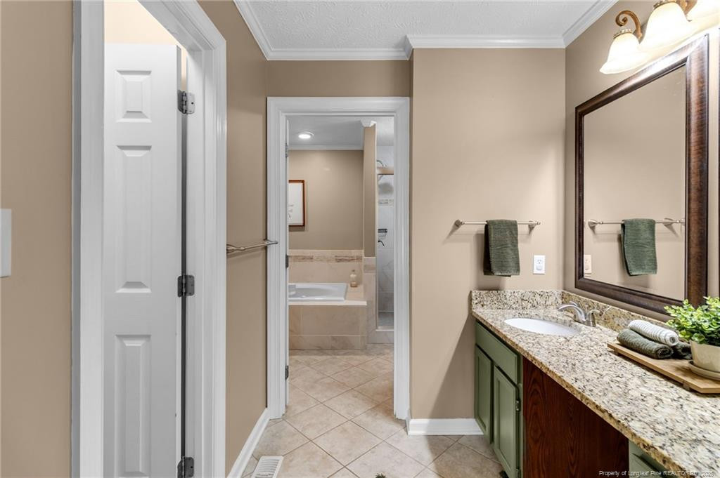 427 Newburgh Drive Property Photo 15