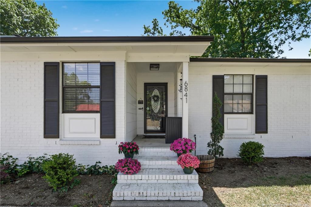 6841 Brasswood Drive Property Photo 4