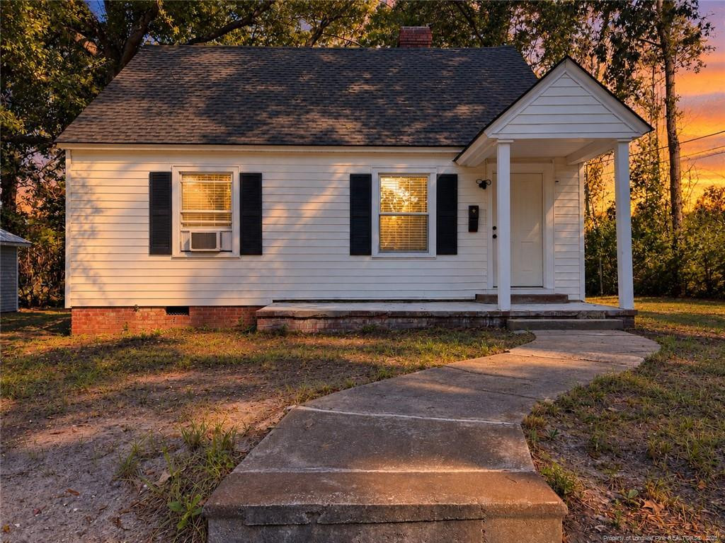 1049 Winslow Street Property Photo 2