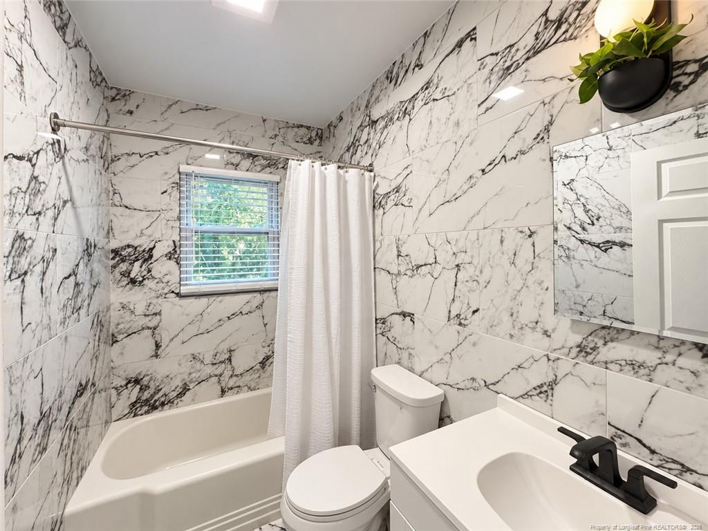 1049 Winslow Street Property Photo 8