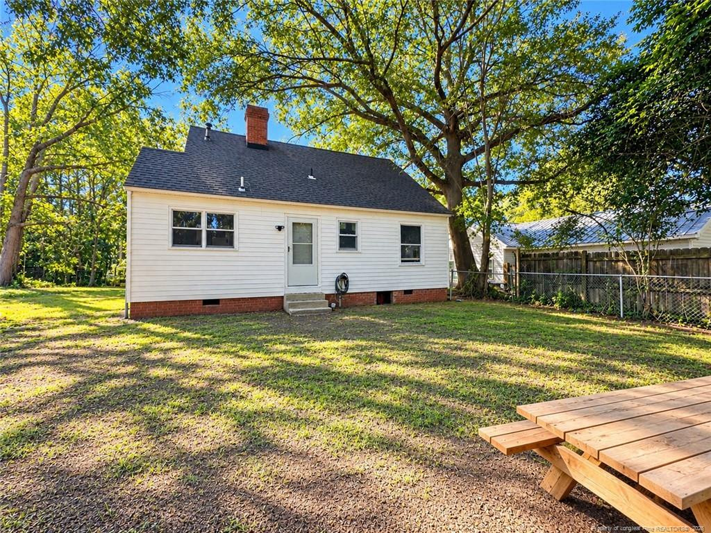 1049 Winslow Street Property Photo 11