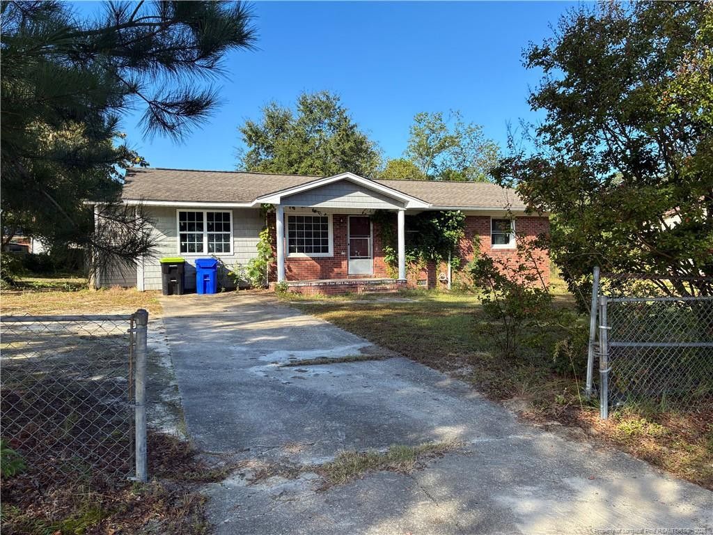 1427 Elma Street Property Photo 1
