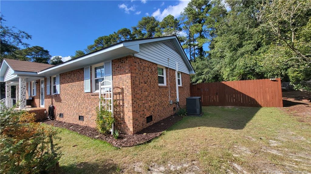 102 W Mcleod Street Property Photo 4