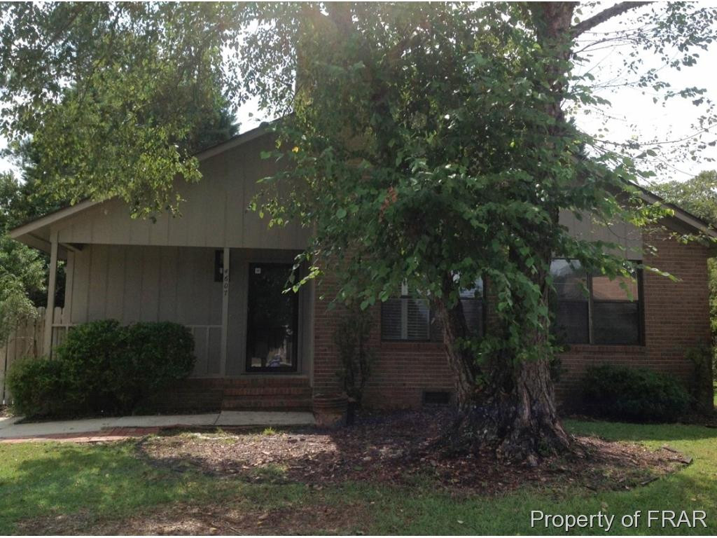 4607 Ile Court Property Photo 1