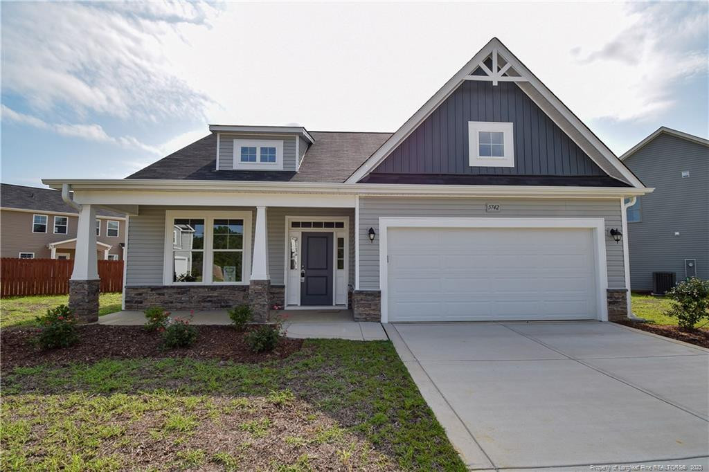 5742 Pondhaven (lt 79) Drive Property Photo 1