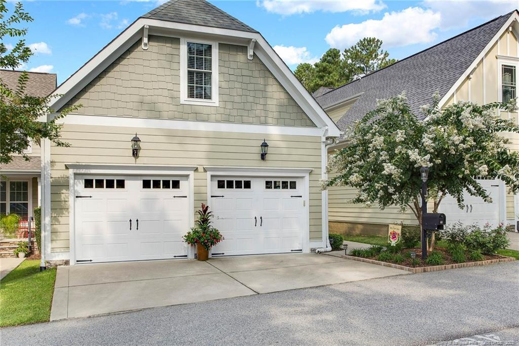 46 Falconridge Drive Property Photo 1