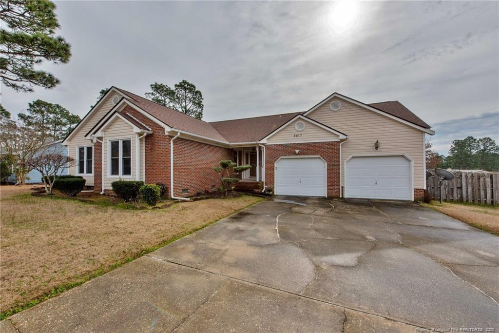 6917 Pine Creek Court Property Photo 1