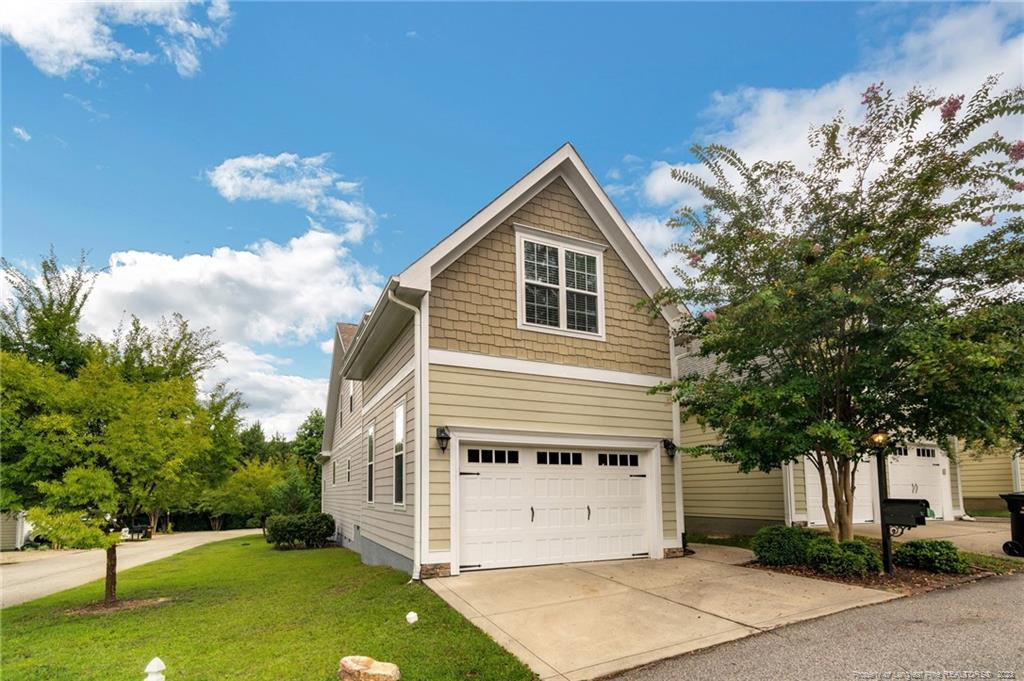 52 Falconridge Drive Property Photo 1