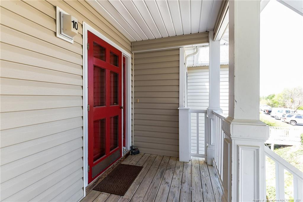 352 Bubble Creek Court Property Photo 1
